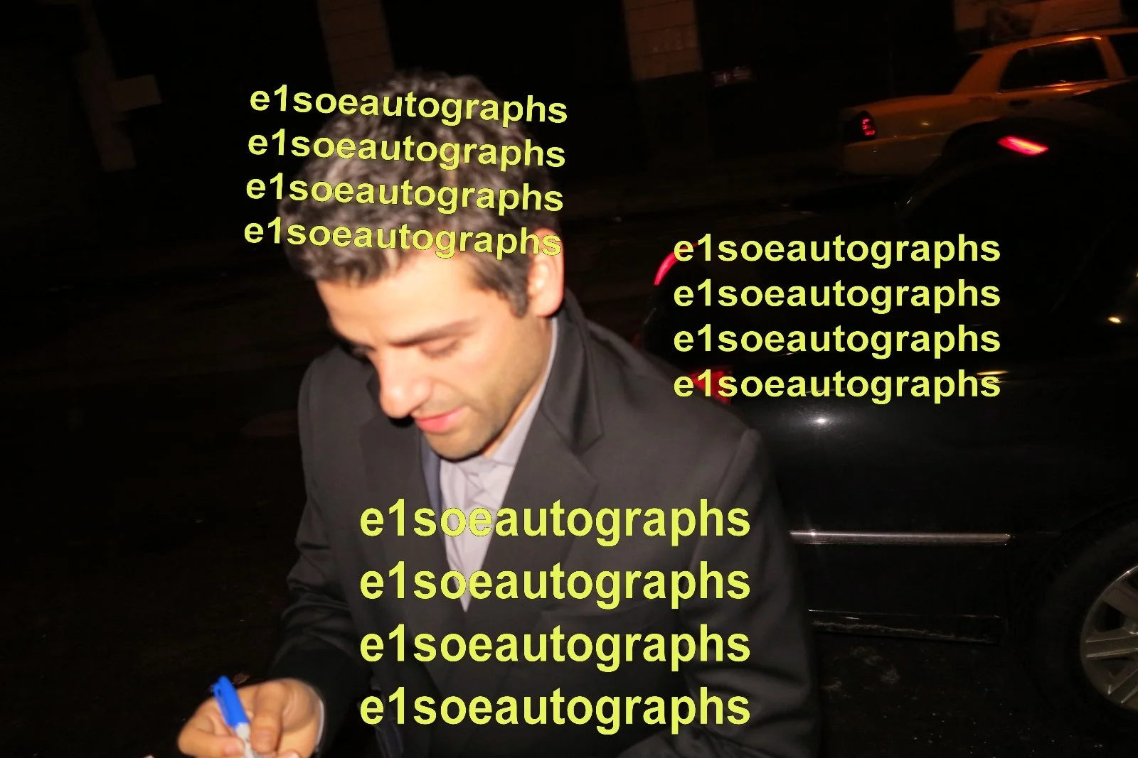 Oscar Isaac — Oscar Isaac signed Drive 8x10 photo - Proof - Star Wars The Force Awakens, image 2