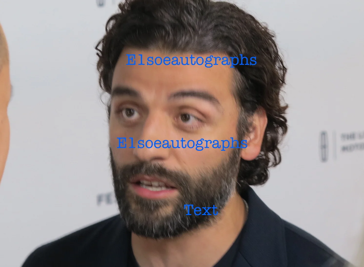 Oscar Isaac — Oscar Isaac signed Two Faces January 8x10 Photo - Star Wars The Force Awakens, image 5