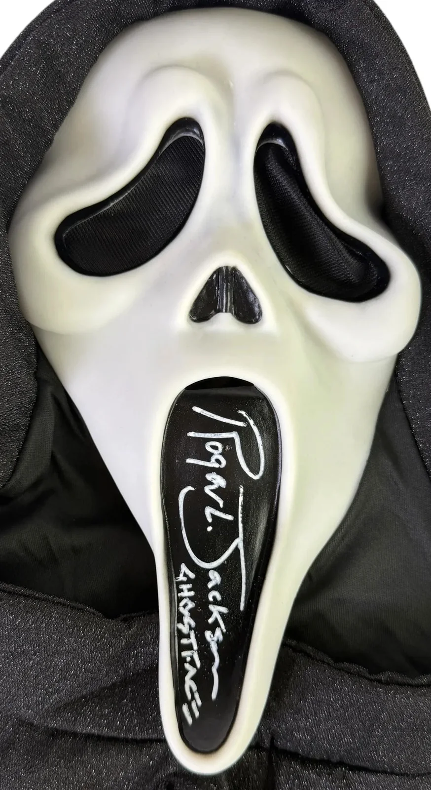 Roger L. Jackson — Roger L. Jackson signed Mask 25th Anniversary Ghostface Voice Scream Beckett, image 2
