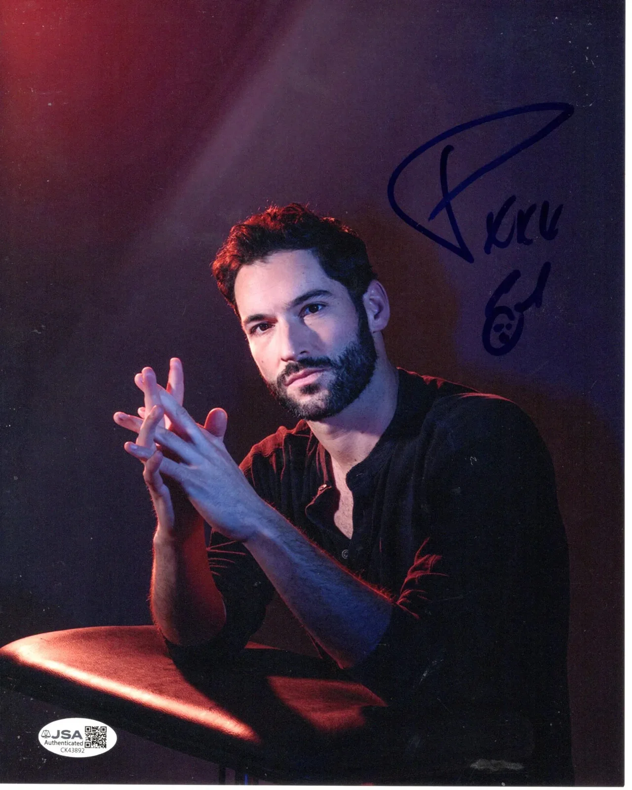 Tom Ellis — Tom Ellis signed & sketched 8x10 Photo Lucifer Morningstar JSA Authentication