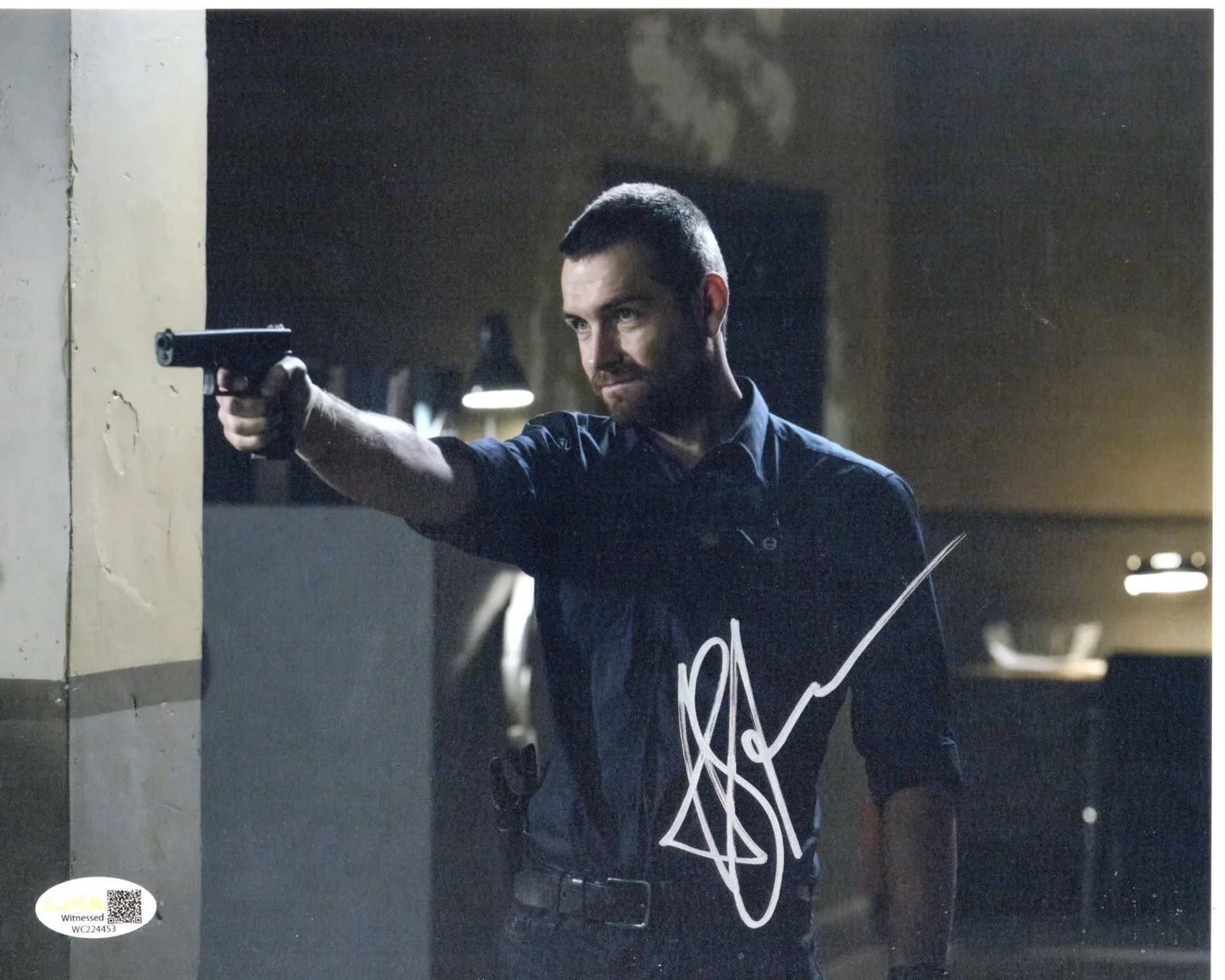 Antony Starr — Antony Starr signed 8x10 Photo Lucas Hood Banshee JSA Authentication