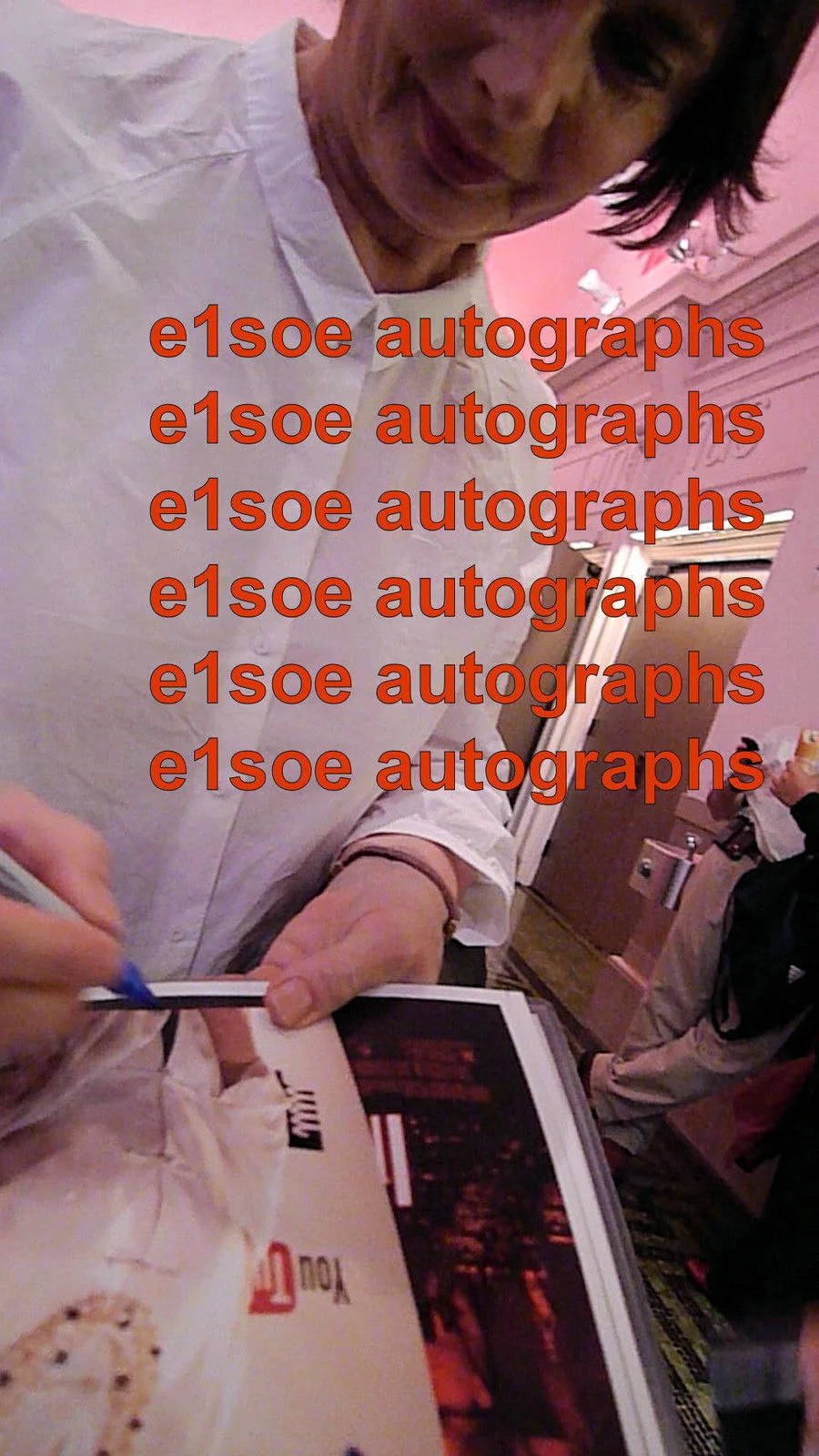 Isabella Rossellini — Isabella Rossellini signed 8x10 Photo IP. Exact Proof - David Lynch' Blue Velvet, image 2