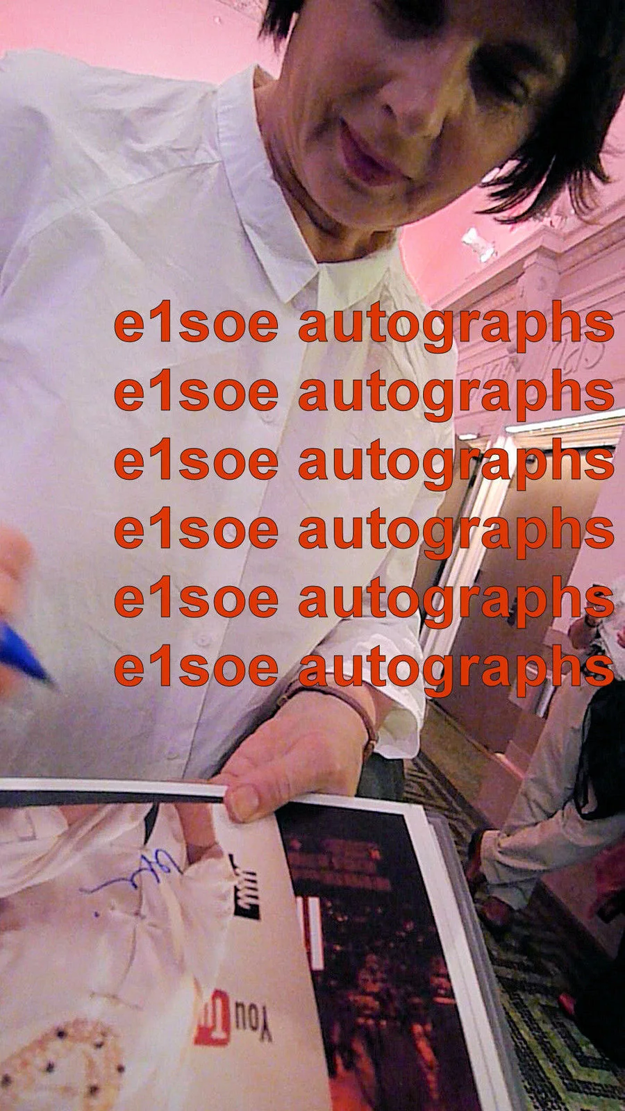 Isabella Rossellini — Isabella Rossellini signed 8x10 Photo IP. Exact Proof - David Lynch' Blue Velvet, image 4