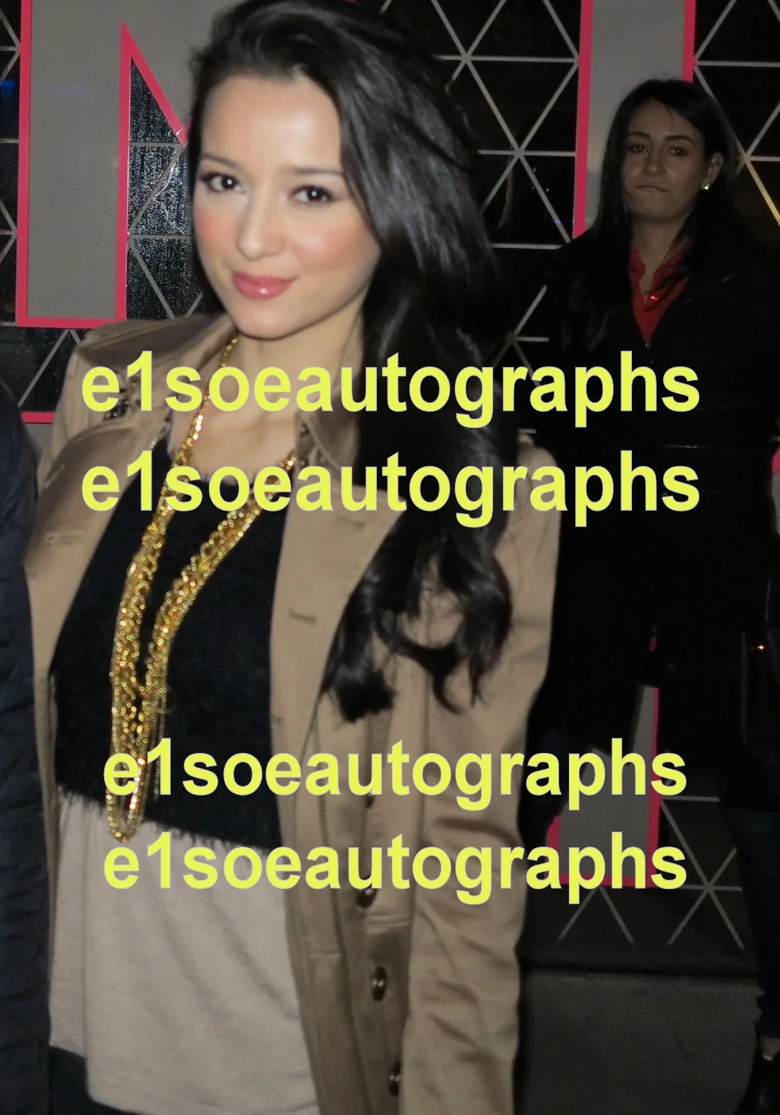 Oko Uwais, Julie Estelle — Iko Uwais, Julie Estelle signed The Raid 2 Redemption 8x10 photo in person Proof, изображение 3