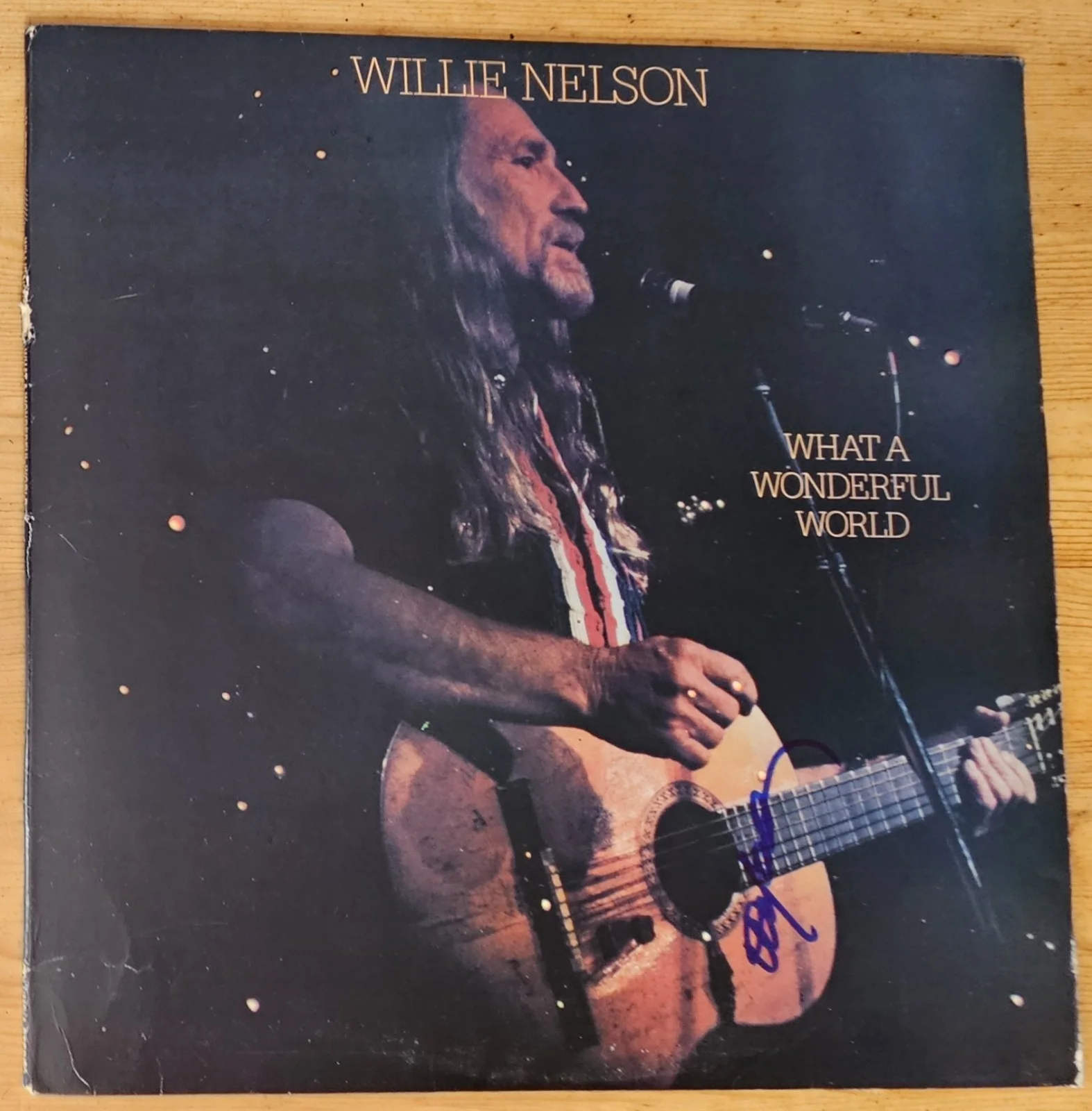 Willie Nelson Signed “What a Wonderful World” Album (Beckett/BAS Authentication), image 2