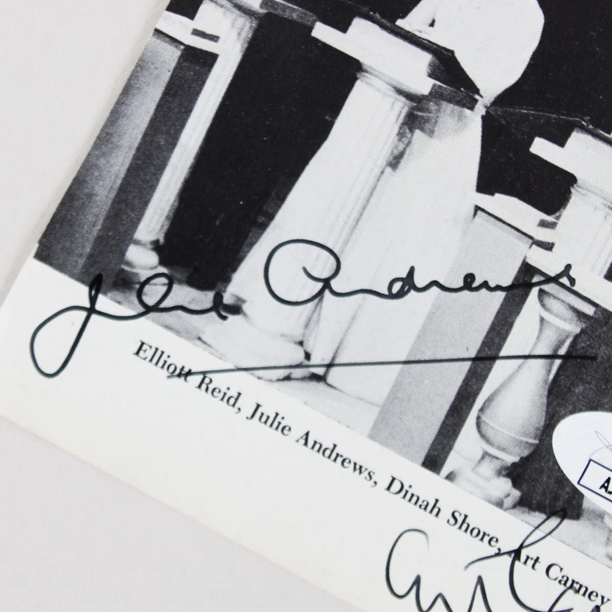 Julie Andrews Signed Photo w/ Art Carney On Dinah Shore Show - COA JSA, изображение 2