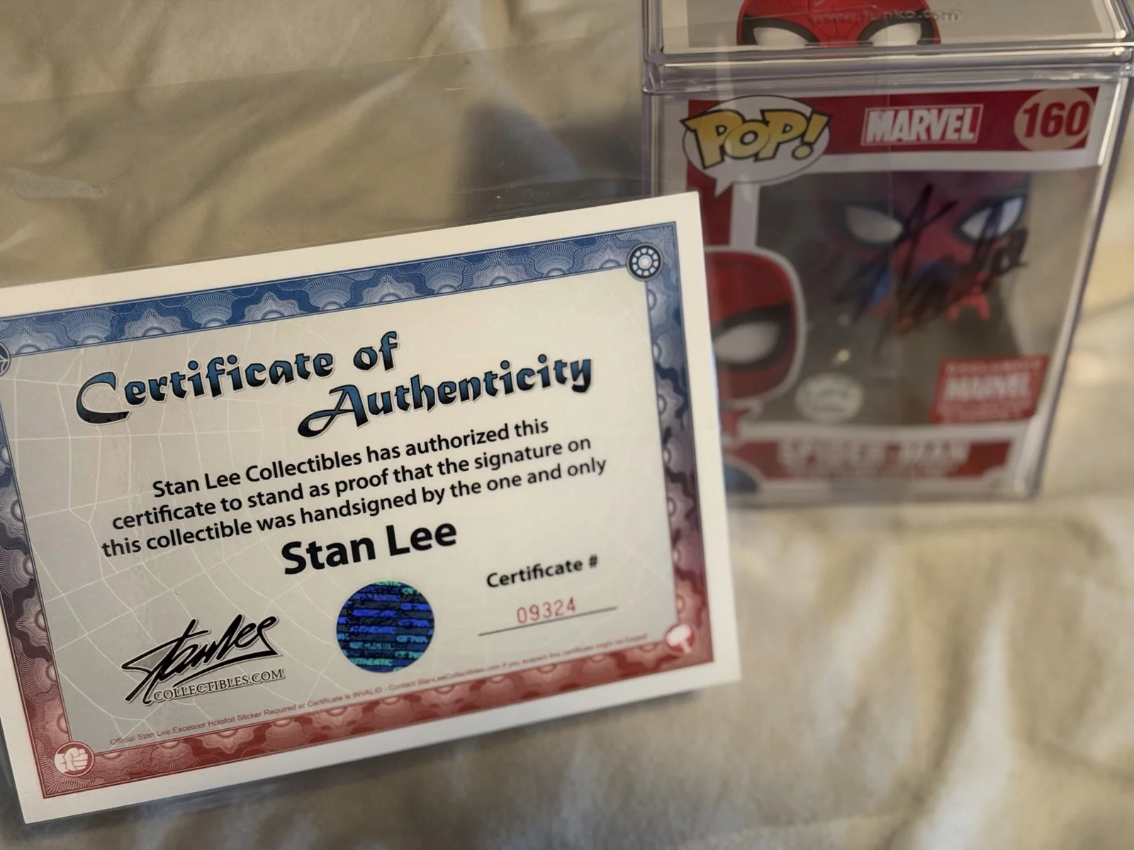 Stan Lee — Funko Pop! Marvel Spider-Man #160 Autographed Stan Lee Exclusive COA, image 5