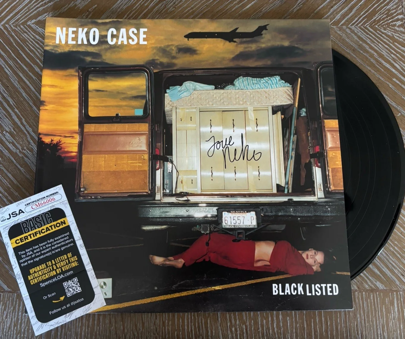 NEKO CASE FOX BLACKLISTED SIGNED VINYL LP RECORD JSA autograph, image 2