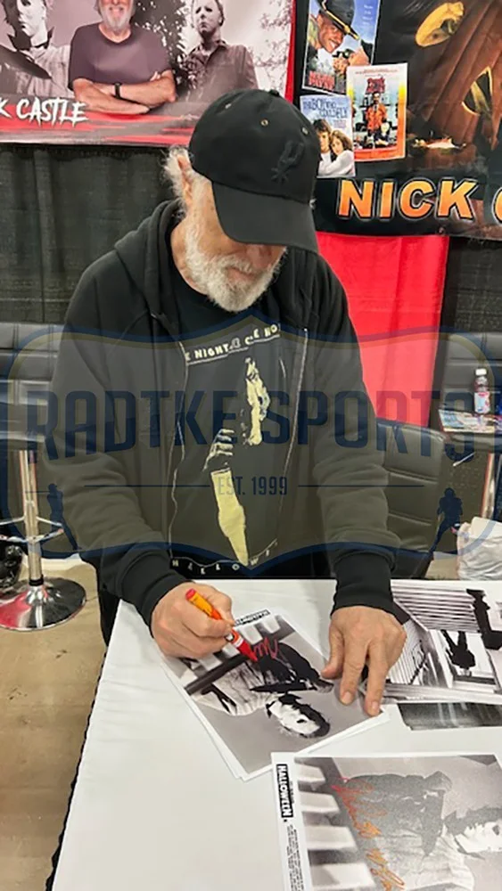 Nick Castle — Nick Castle Signed Halloween Unframed 8x10 Close Up Photo -"The Shape" Insc, изображение 3