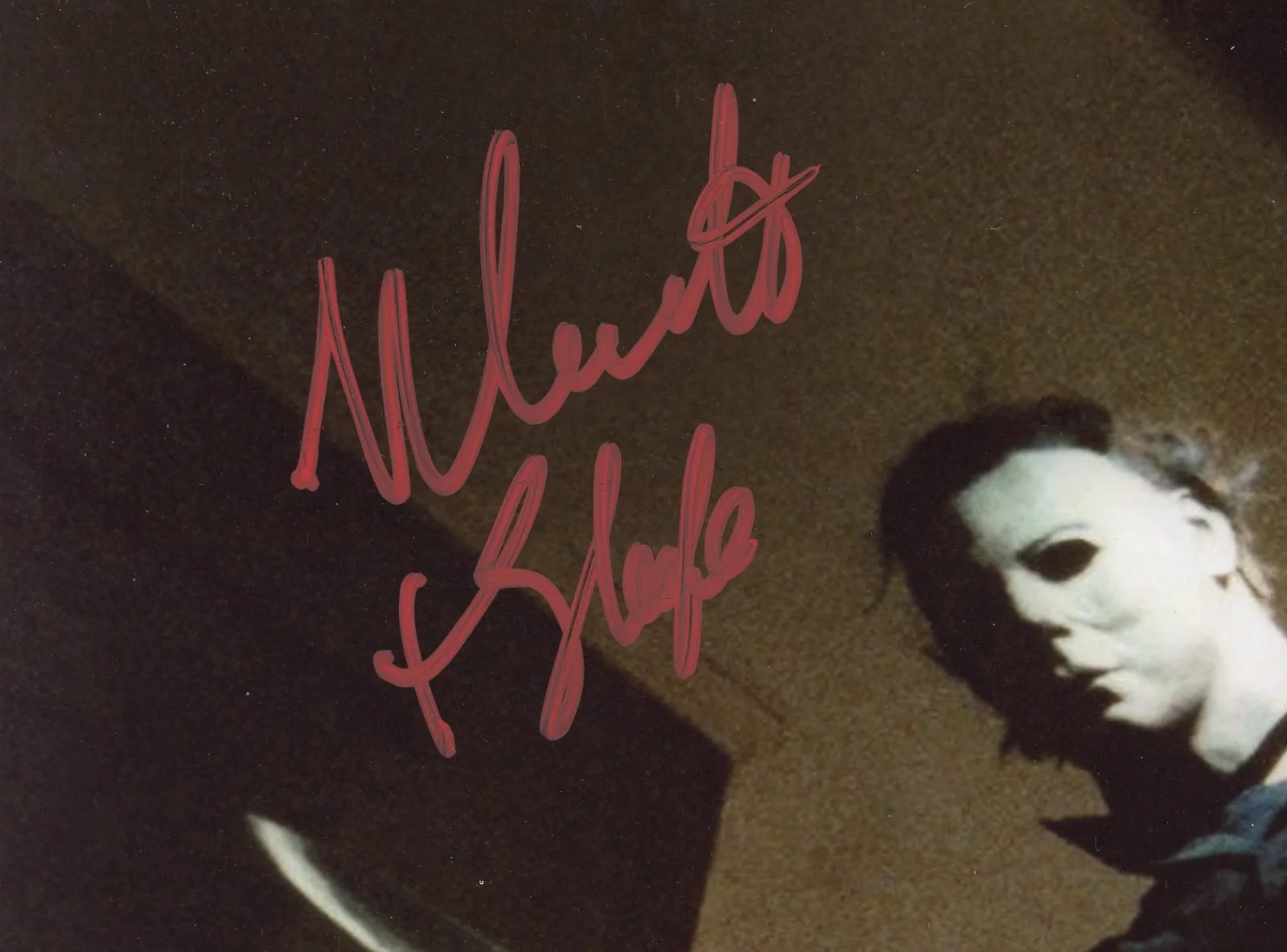 Nick Castle — Nick Castle Signed Halloween Unframed 8x10 Stair Balcony Photo -"The Shape" Insc, изображение 2