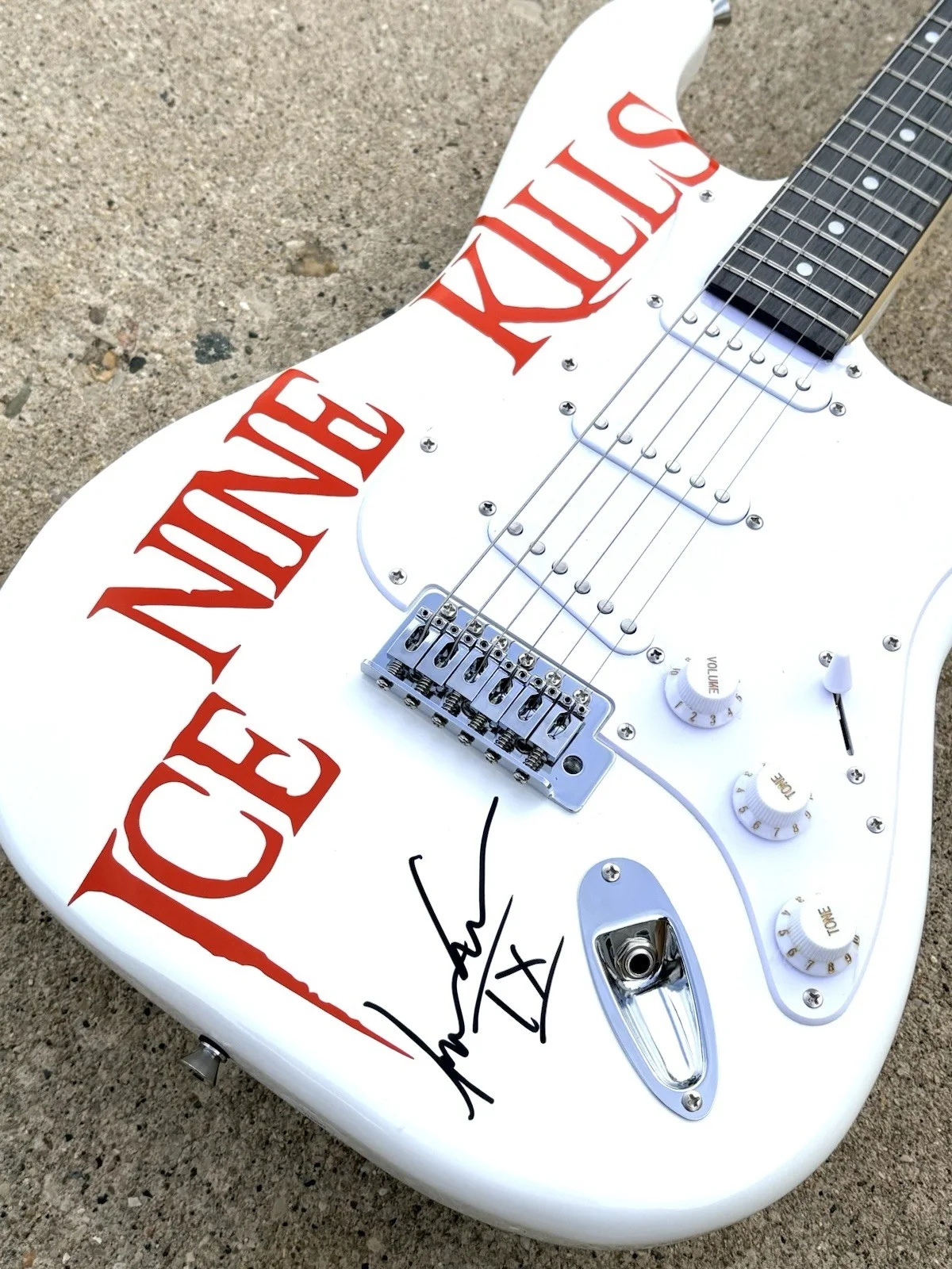 ICE NINE KILLS SIGNED White Guitar JSA AUTHENTICATION LETTER Spencer Charnas, image 4