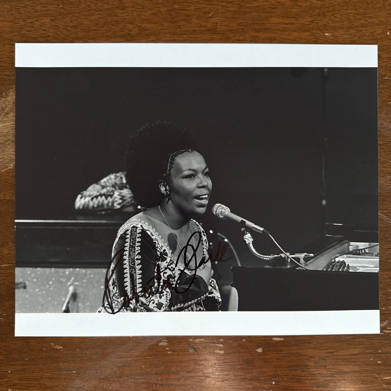 Roberta Flack autograph photo killing me softly 8x10, image 2