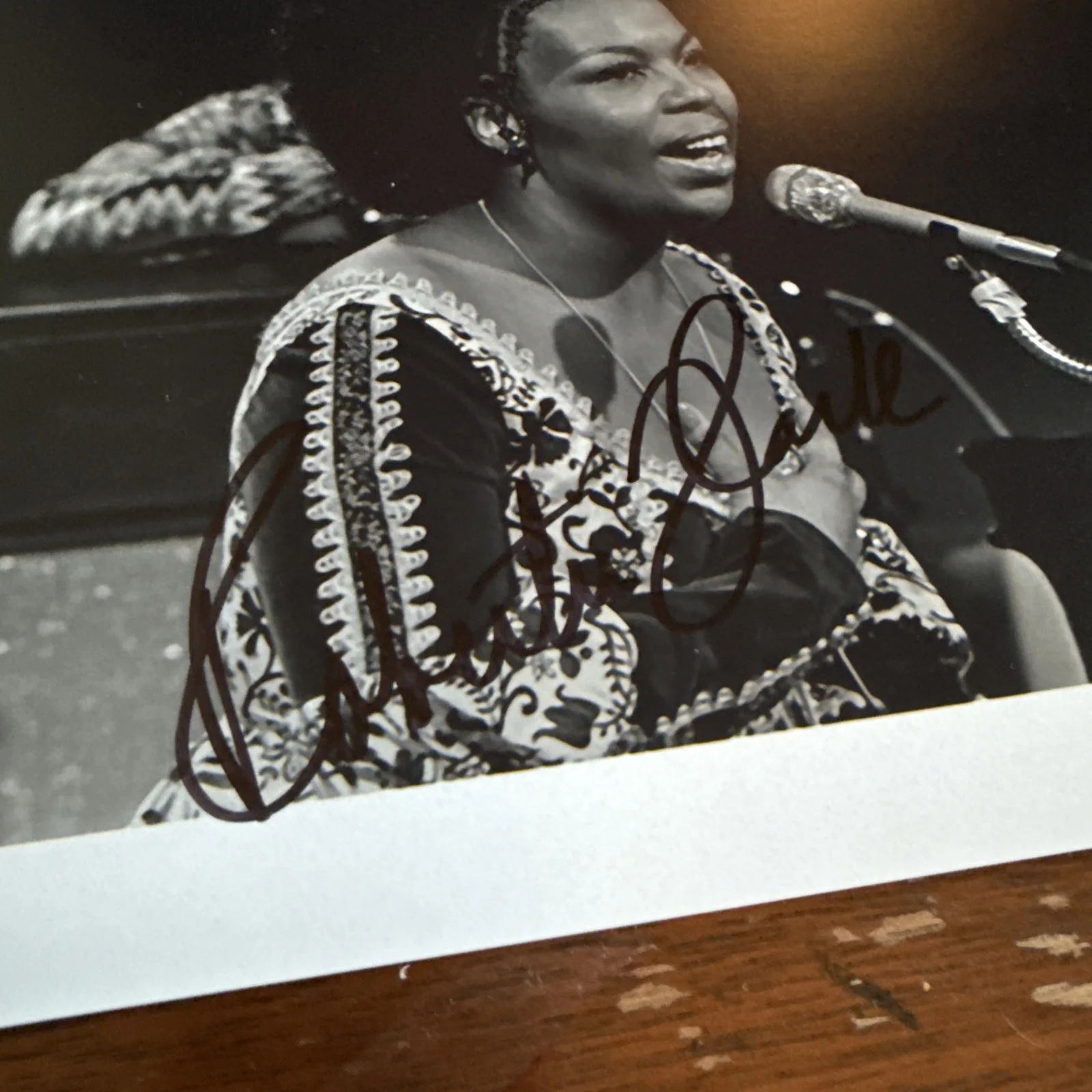 Roberta Flack autograph photo killing me softly 8x10, image 3