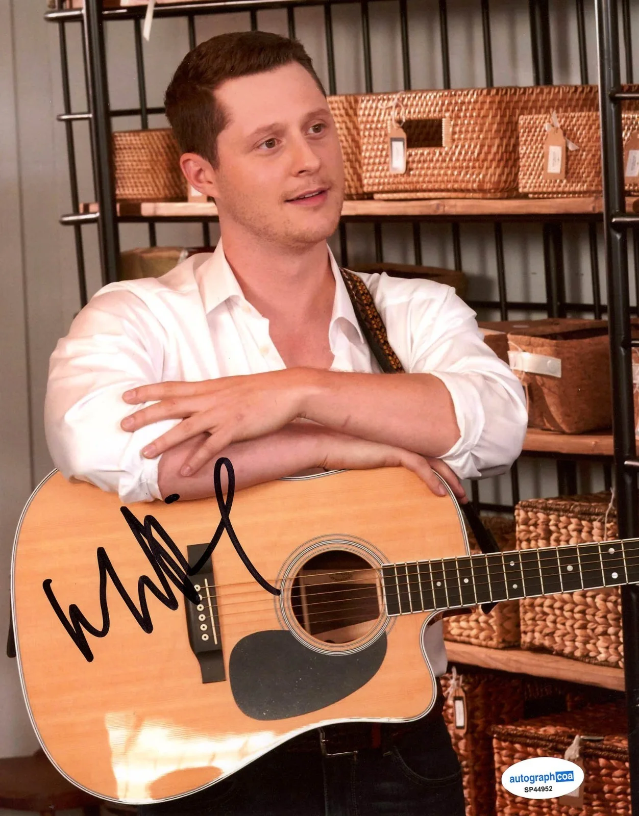 Noah Reid — Noah Reid signed "SCHITT'S CREEK" 8x10 Photo EXT PROOF d Patrick Brewer ACOA COA, image 4