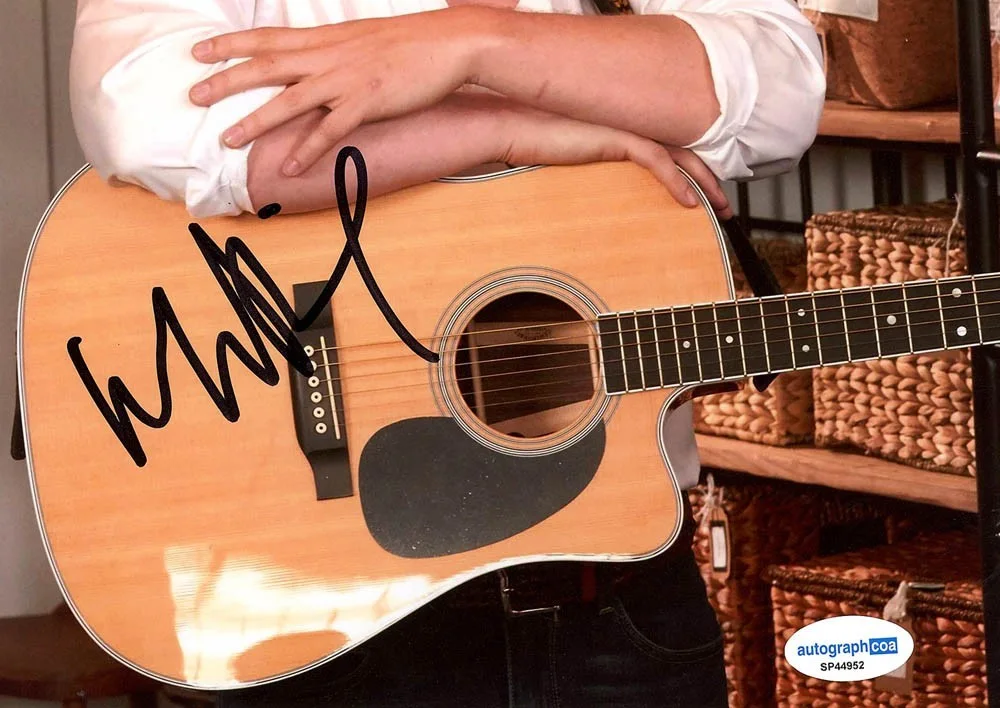 Noah Reid — Noah Reid signed "SCHITT'S CREEK" 8x10 Photo EXT PROOF d Patrick Brewer ACOA COA, image 5