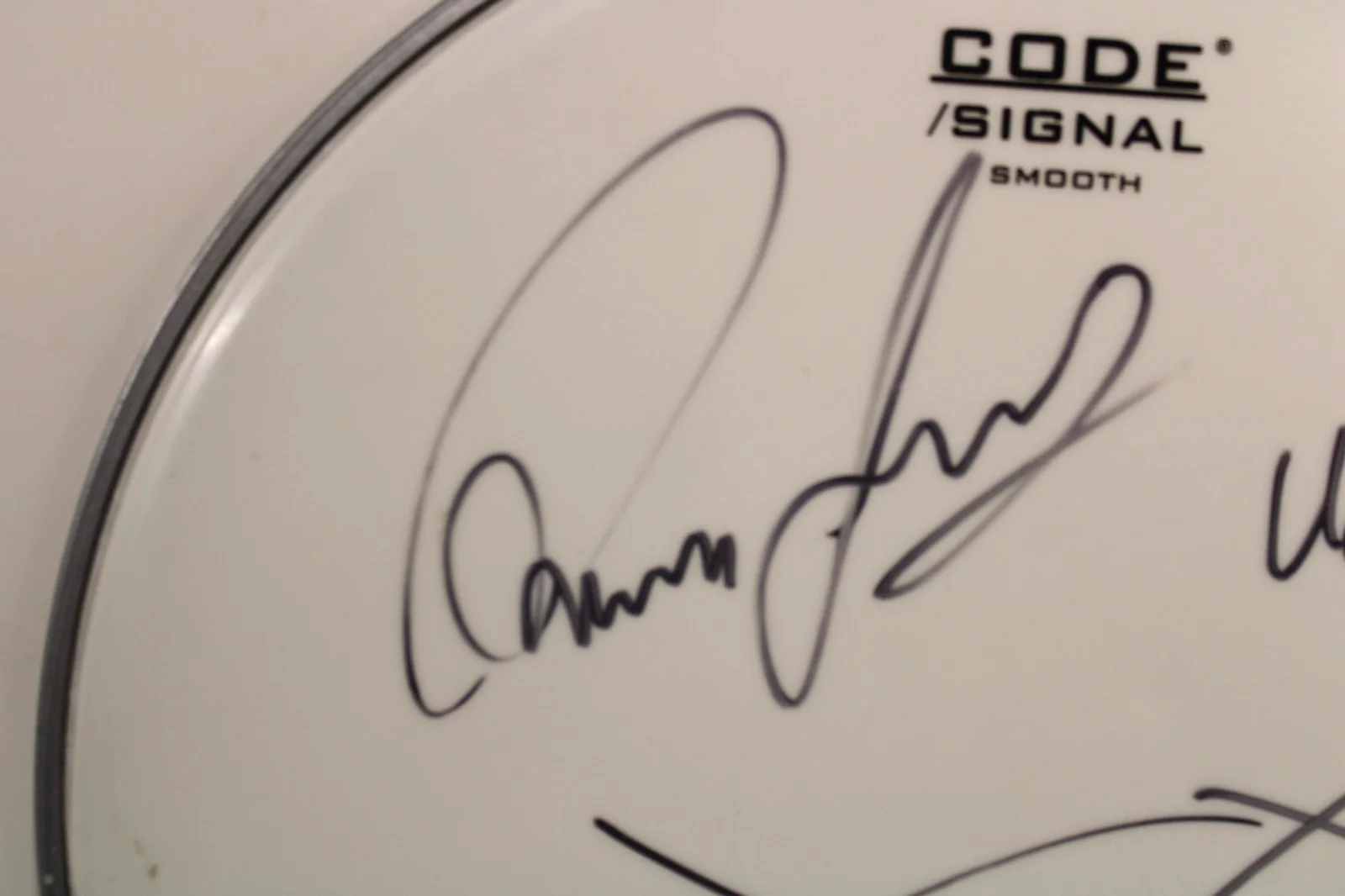 Uriah Heep – Russell Gilbrook Signed Drumhead – CODE Signal Smooth – Autographed, image 2