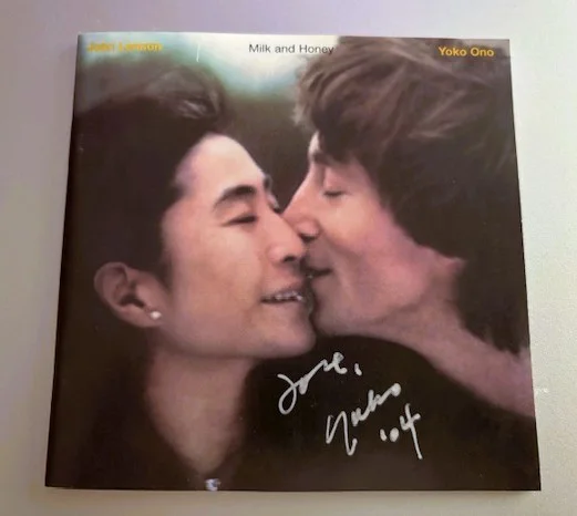 Yoko Ono Lennon SIGNED CD "Milk and Honey" John Lennon/Yoko Ono w/COA autograph, изображение 3