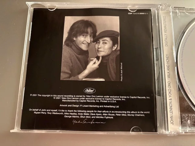 Yoko Ono Lennon SIGNED CD "Milk and Honey" John Lennon/Yoko Ono w/COA autograph, изображение 4