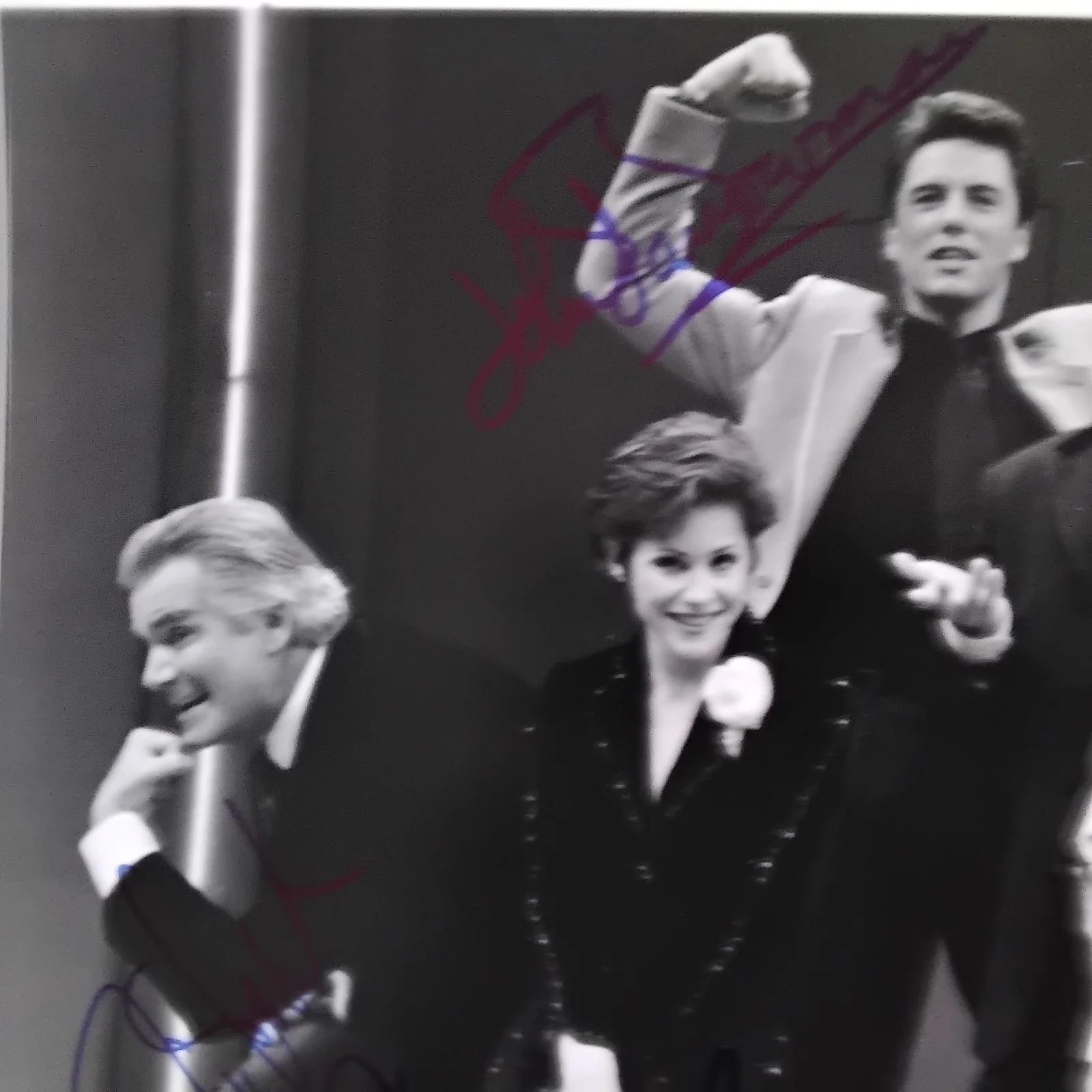 Carol Burnett * Bronson Pinchot * Susan Egan * John Barrowman SIGNED 1998 Photo, изображение 3