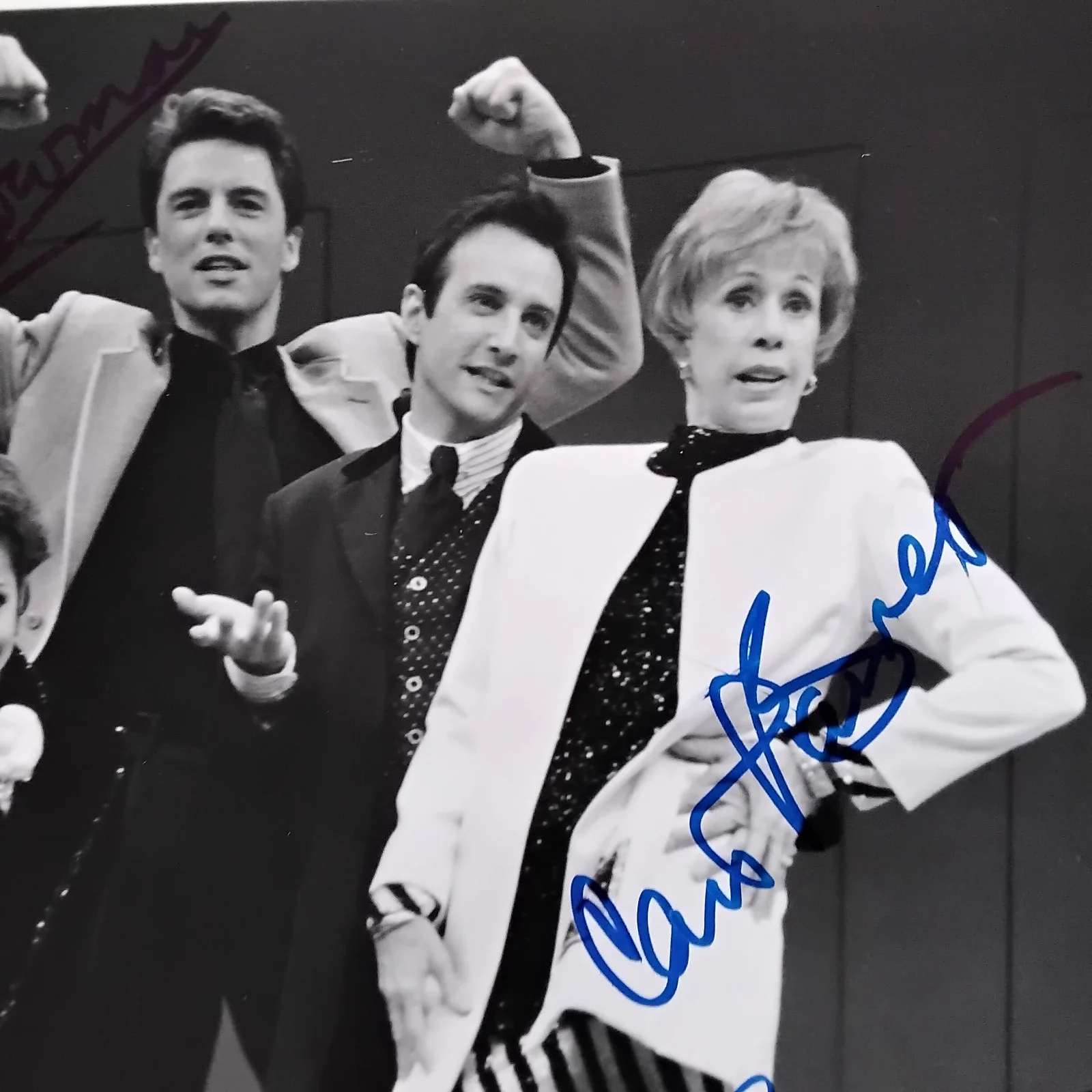 Carol Burnett * Bronson Pinchot * Susan Egan * John Barrowman SIGNED 1998 Photo, изображение 4