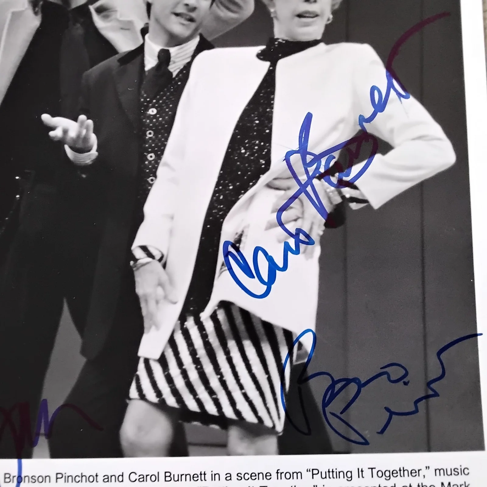 Carol Burnett * Bronson Pinchot * Susan Egan * John Barrowman SIGNED 1998 Photo, изображение 5