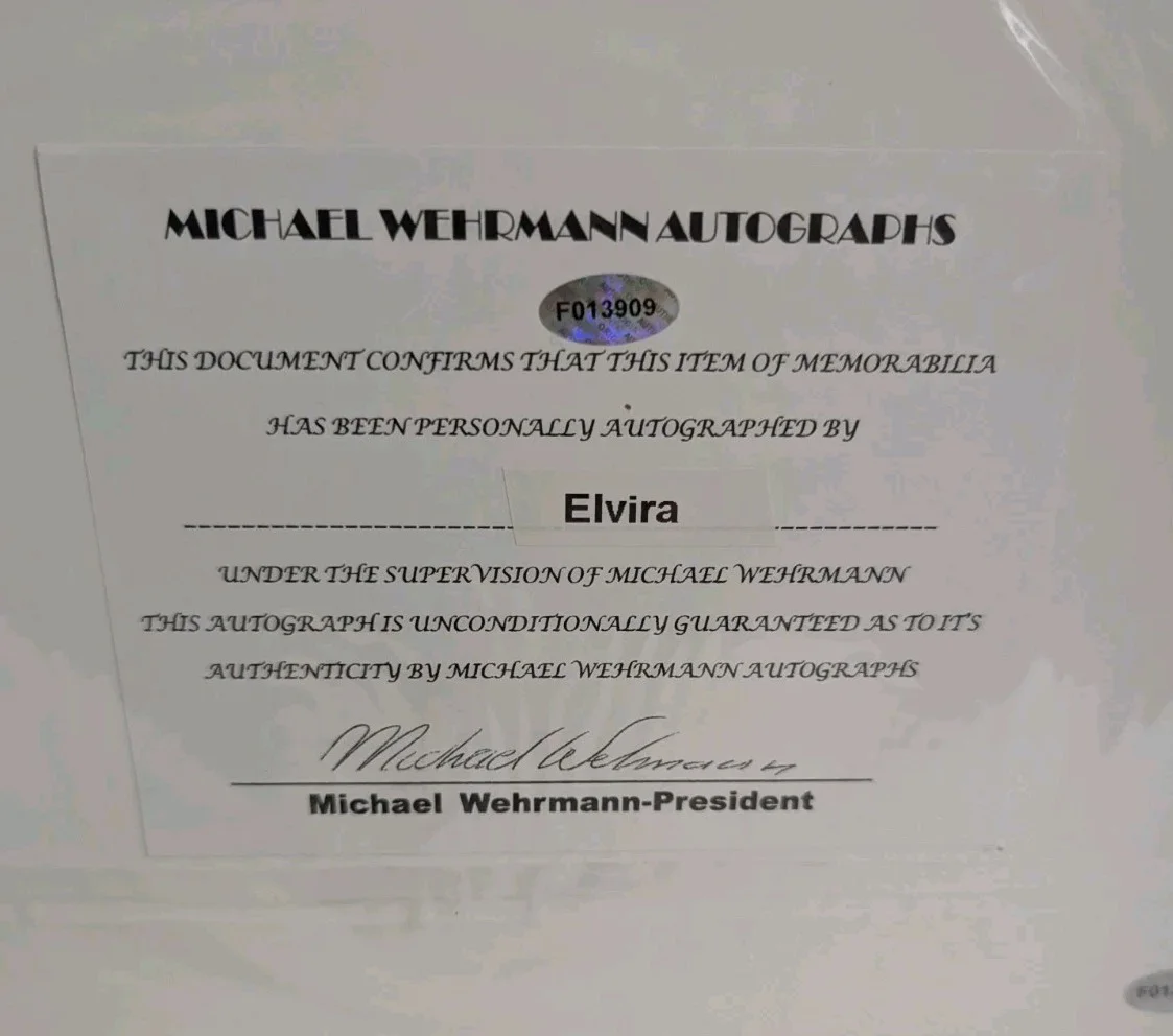 Elvira Signed 11x13 Photo Mistress of the Dark Authentic Autographed COA, изображение 5