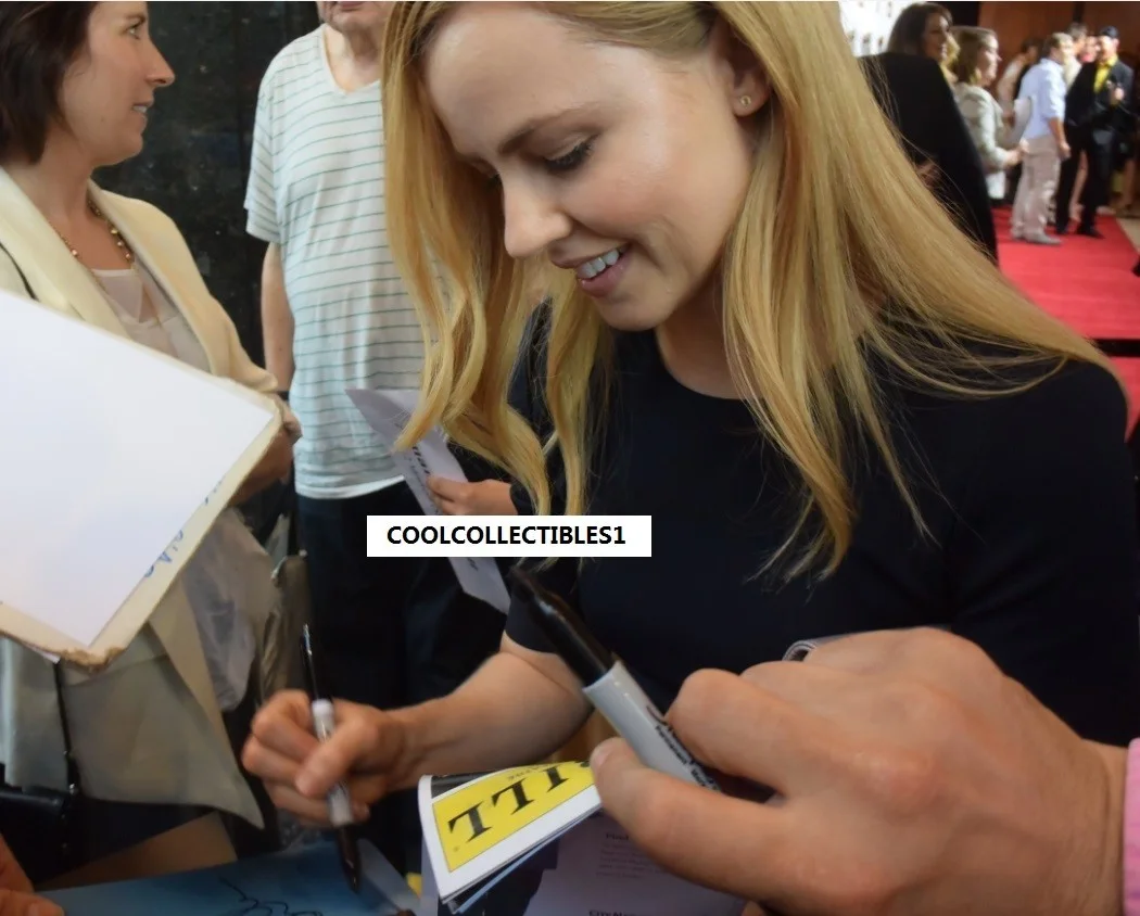 AMANDA SCHULL — AMANDA SCHULL "CENTER STAGE" HAND SIGNED 8X10 PHOTO "RARE FULL NAME" 5 COA PROOF, image 2