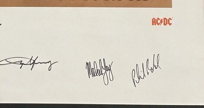 AC DC FULLY SIGNED FOR THOSE ABOUT TO ROCK LITHOGRAPH ORIGINAL COA + PHOTOS NICE, image 4