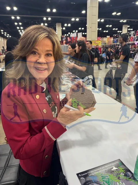 Linda Blair — Linda Blair Signed The Exorcist Regan Deluxe Injection Possessed Mask, изображение 3
