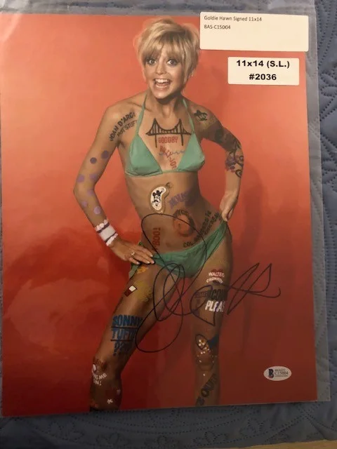 GOLDIE HAWN — GOLDIE HAWN SIGNED PICTURE COA BECKETT