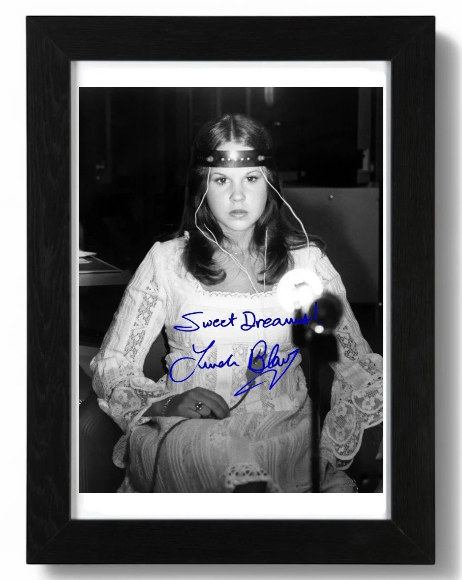Linda Blair Signed autograph PHOTO Pre Print 6x4/A4/ Framed, изображение 2