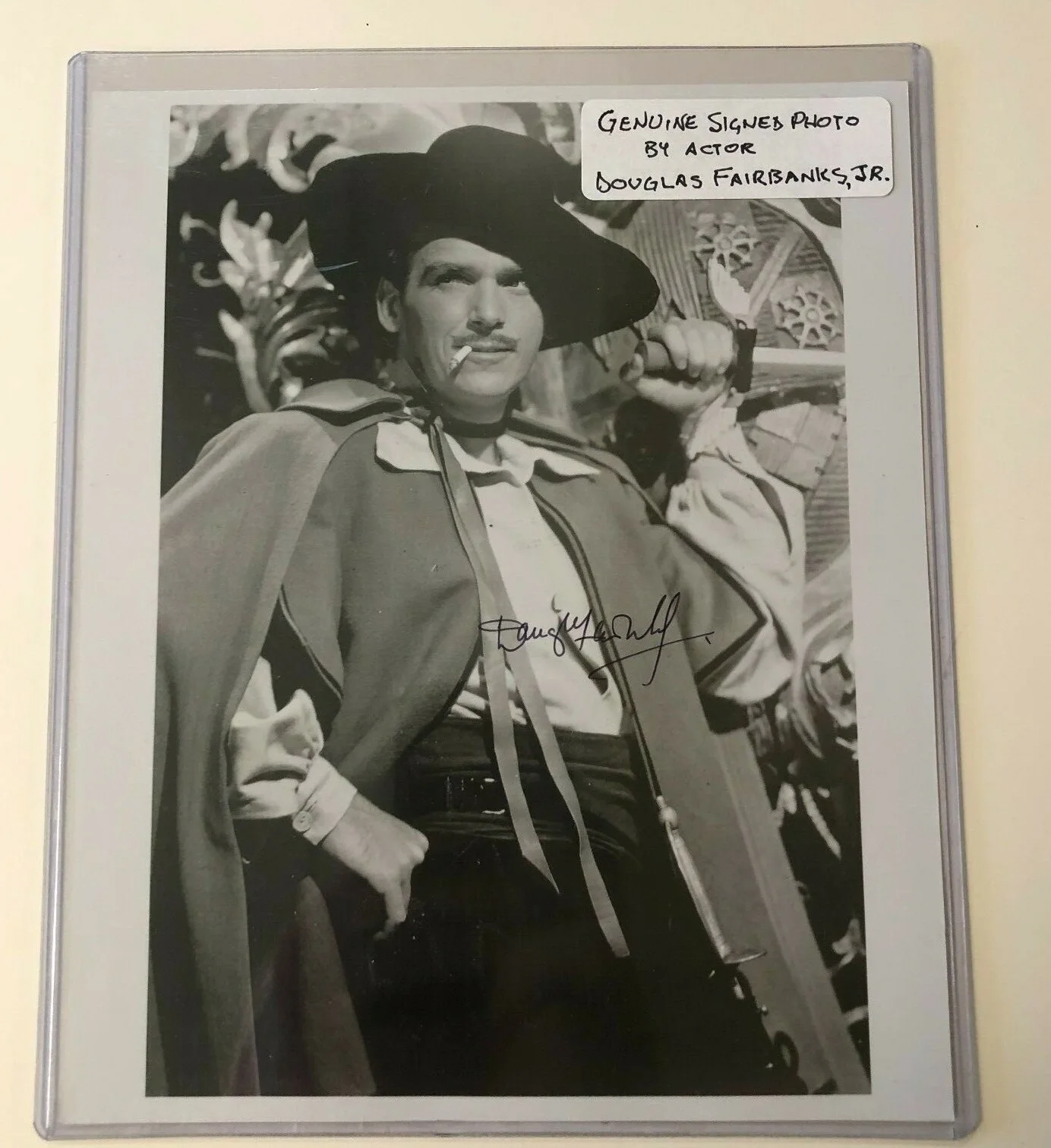 Actor DOUGLAS FAIRBANKS JR. -8 x 10 PHOTOGRAPH HAND-SIGNED AUTOGRAPH, image 2