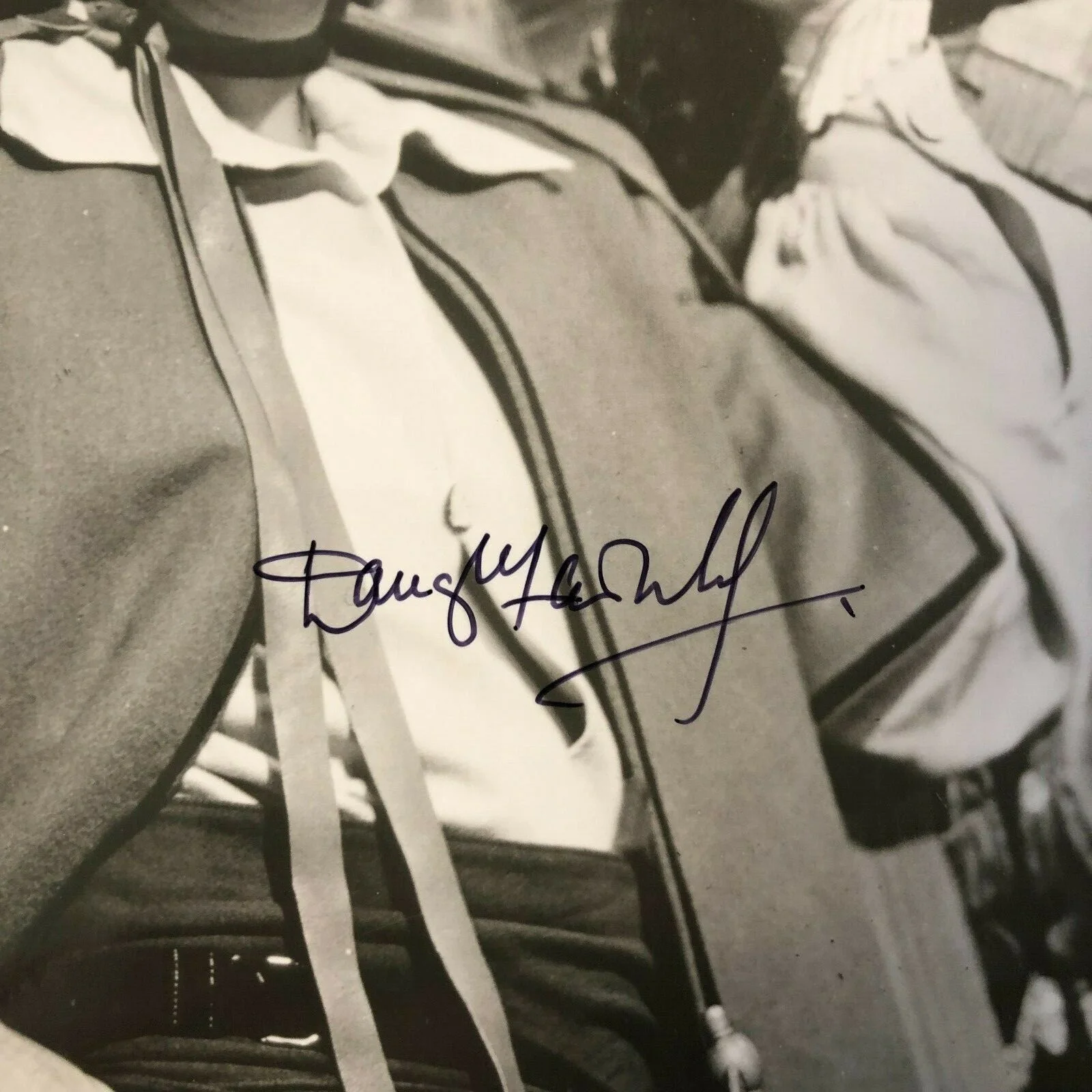 Actor DOUGLAS FAIRBANKS JR. -8 x 10 PHOTOGRAPH HAND-SIGNED AUTOGRAPH, image 3
