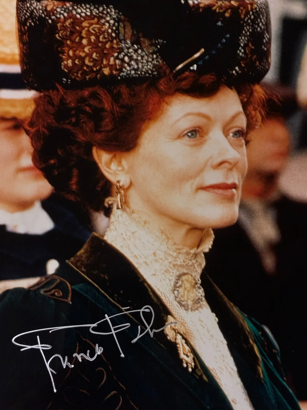 Frances Fisher — Frances Fisher Titanic 8x10 Hand Signed Photo – Autographs‑Etc. 1990s COA, изображение 3