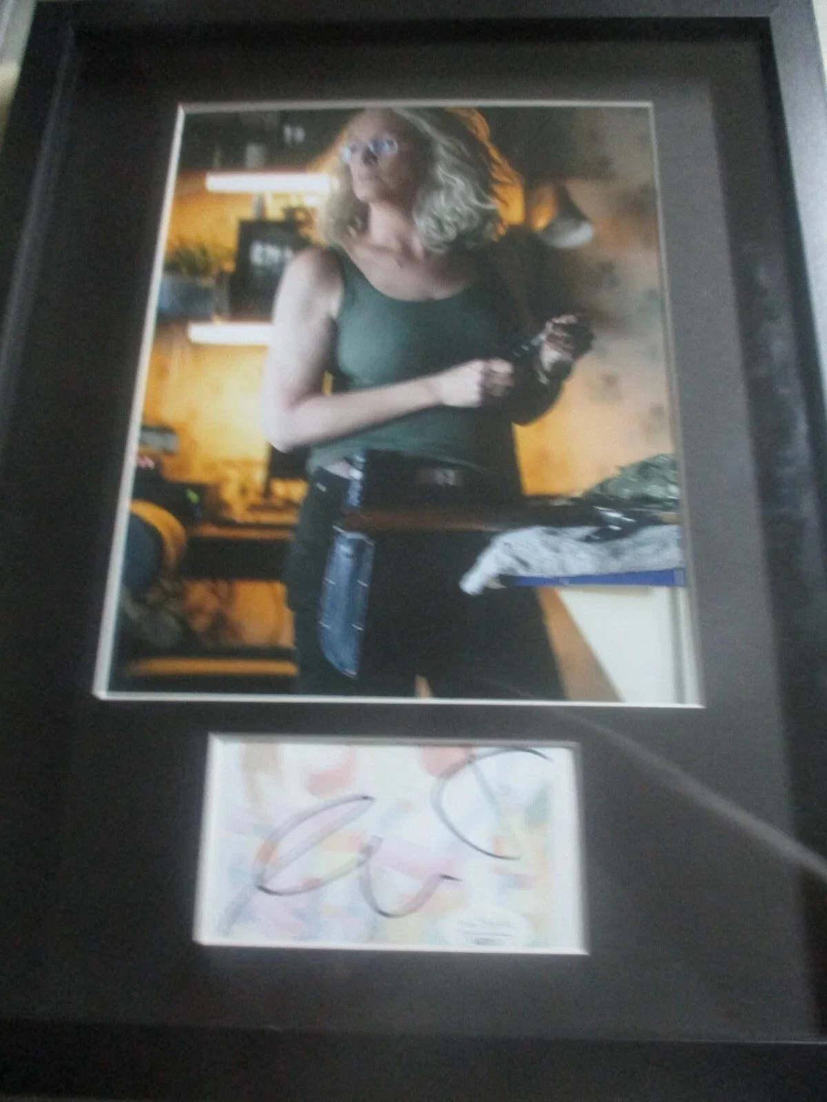 JAIME LEE CURTIS — JAIME LEE CURTIS HALLOWEEN SIGNED/AUTOGRAPHED 11X14 MATTE CUT FRAMED JSA CERT, image 2