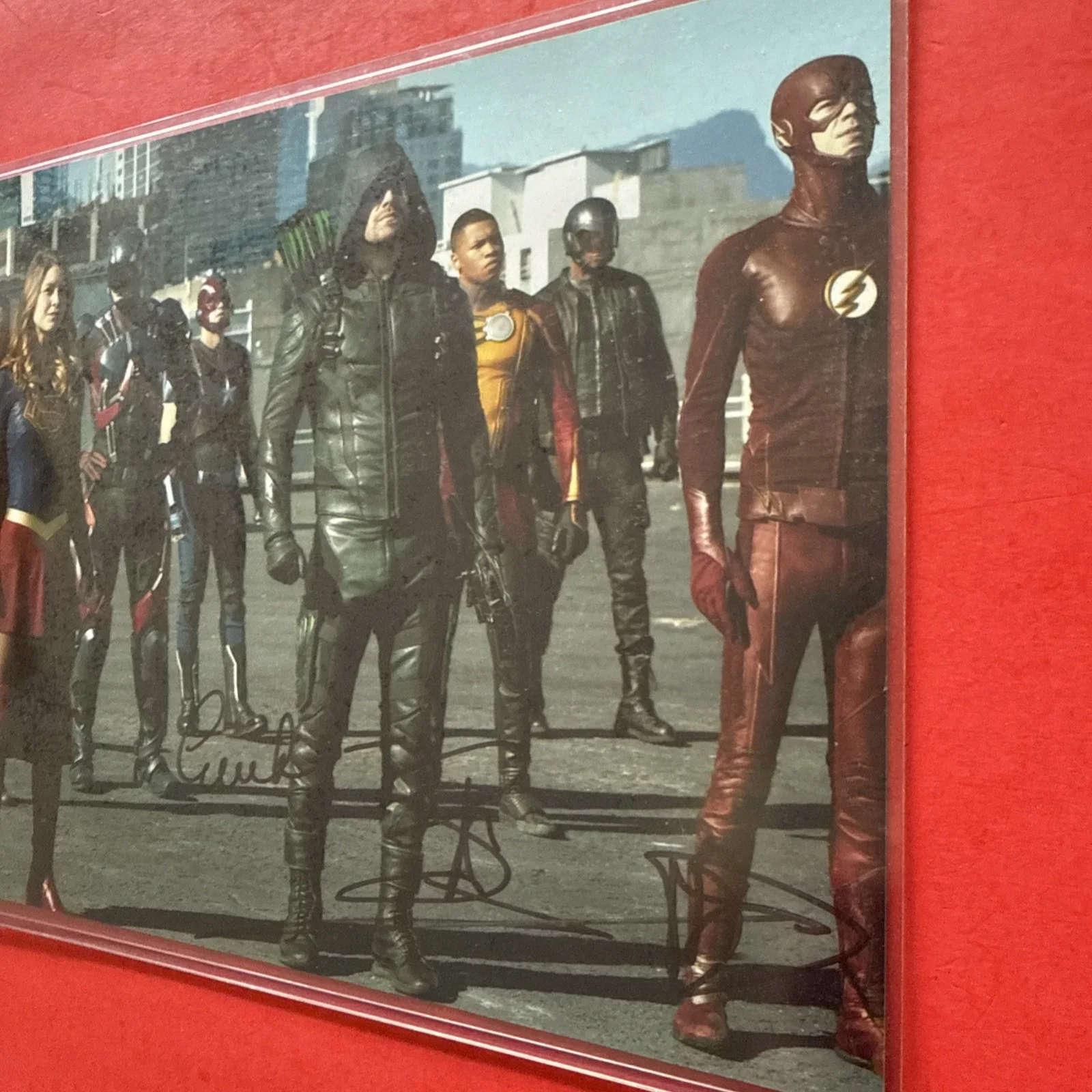 Stephen Amell — Stephen Amell (Green Arrow) Signed Autographed 8x10 photo, image 3