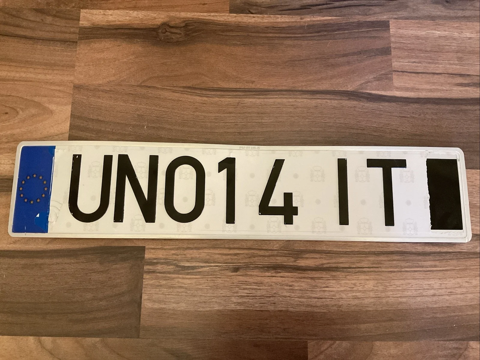Doctor Who Screen Used Prop - UNIT Car Number Plate - The Magician’s Apprentice, изображение 2