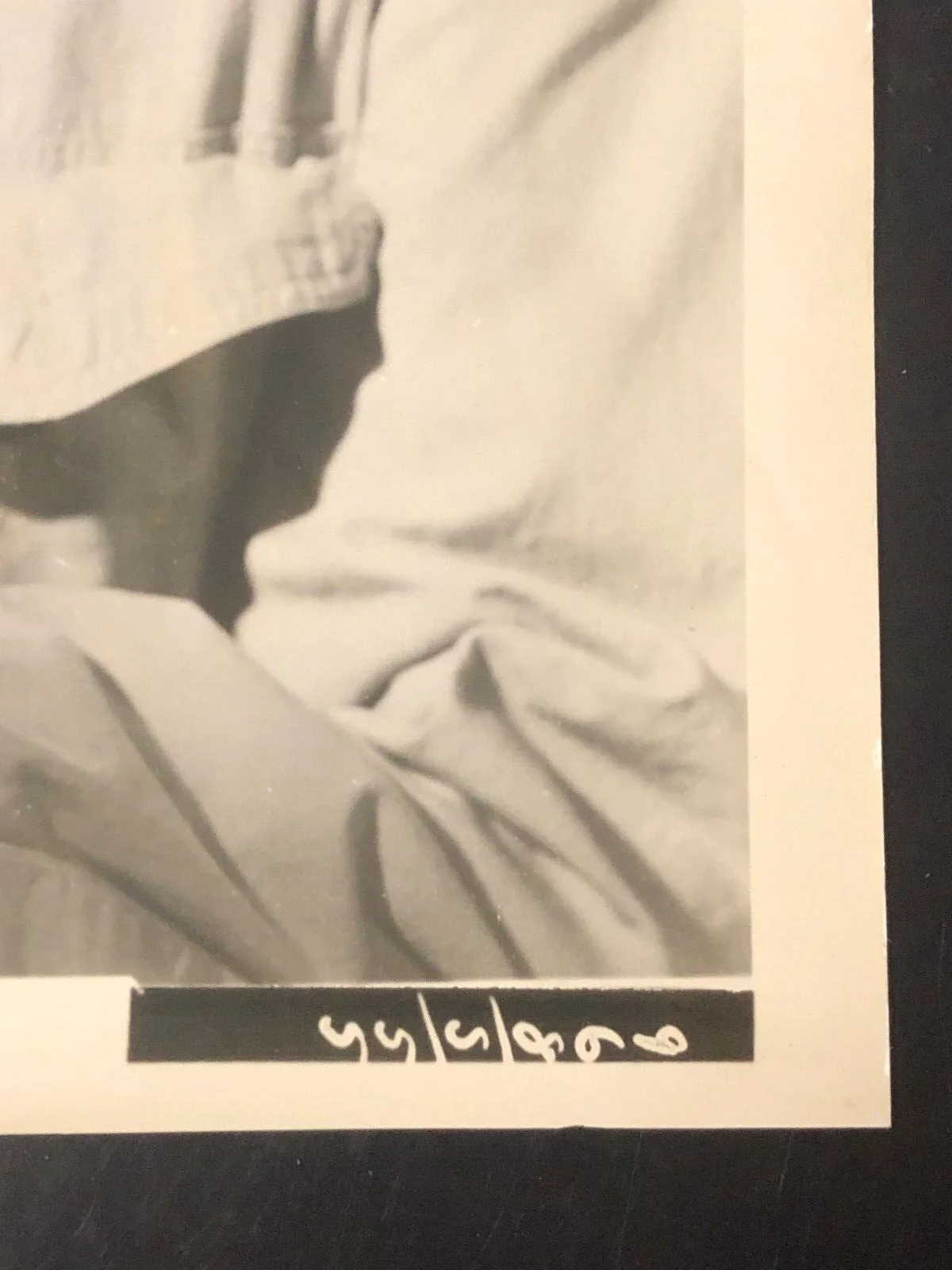 Robert Mitchum — Actor ROBERT MITCHUM - ORIGINAL Hand-Signed Autographed Publicity Still 8 x 10, image 3
