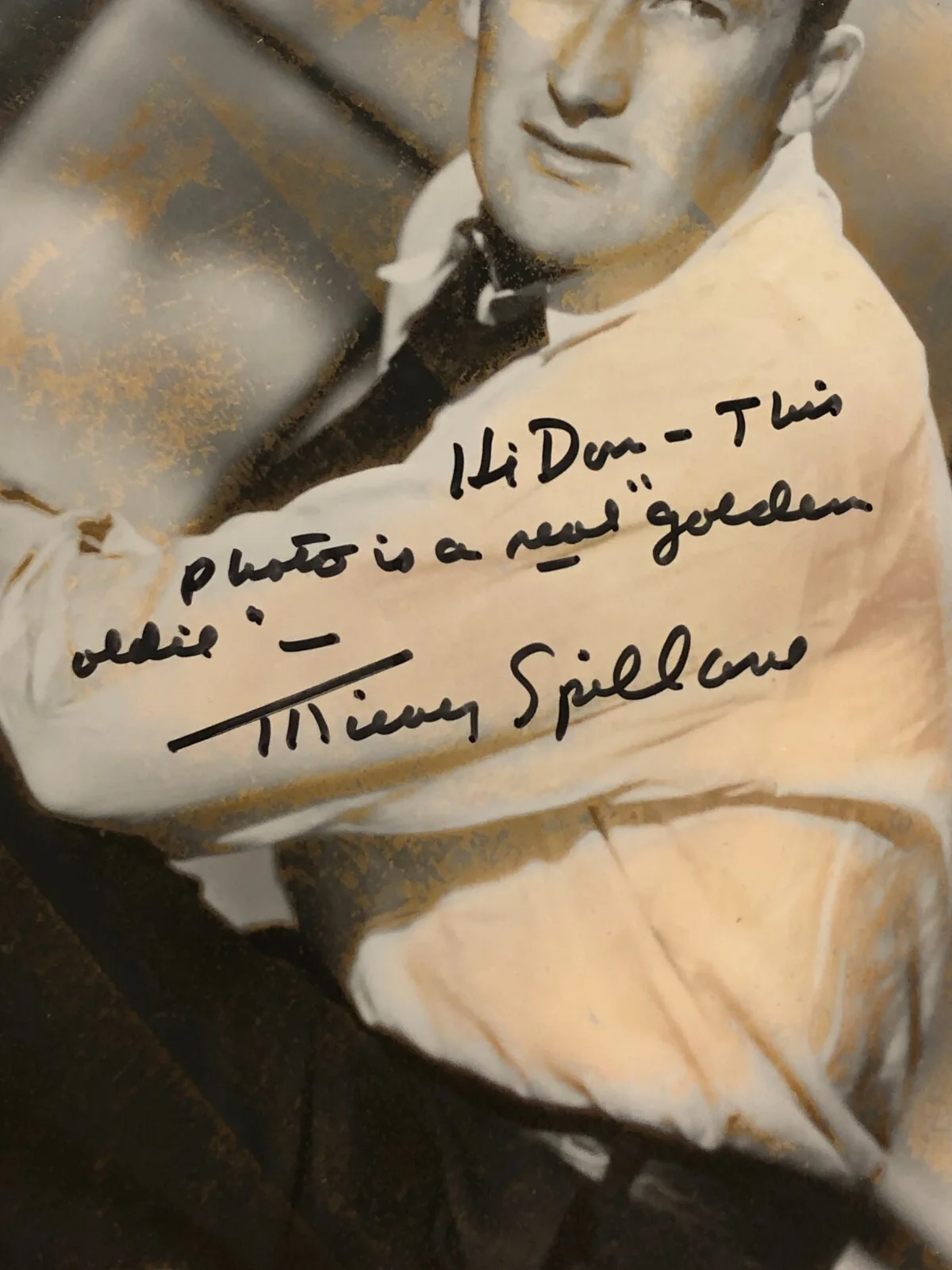 Mickey Spillane — Author Mickey Spillane Signed 8 x 10 Photo "Mike Hammer" Vintage Noir – RARE, изображение 3