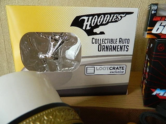 Lot of Loot Crate Items ~ Arrow Hoodies, Gone in 60 Seconds, Megaman, Vikings, изображение 2