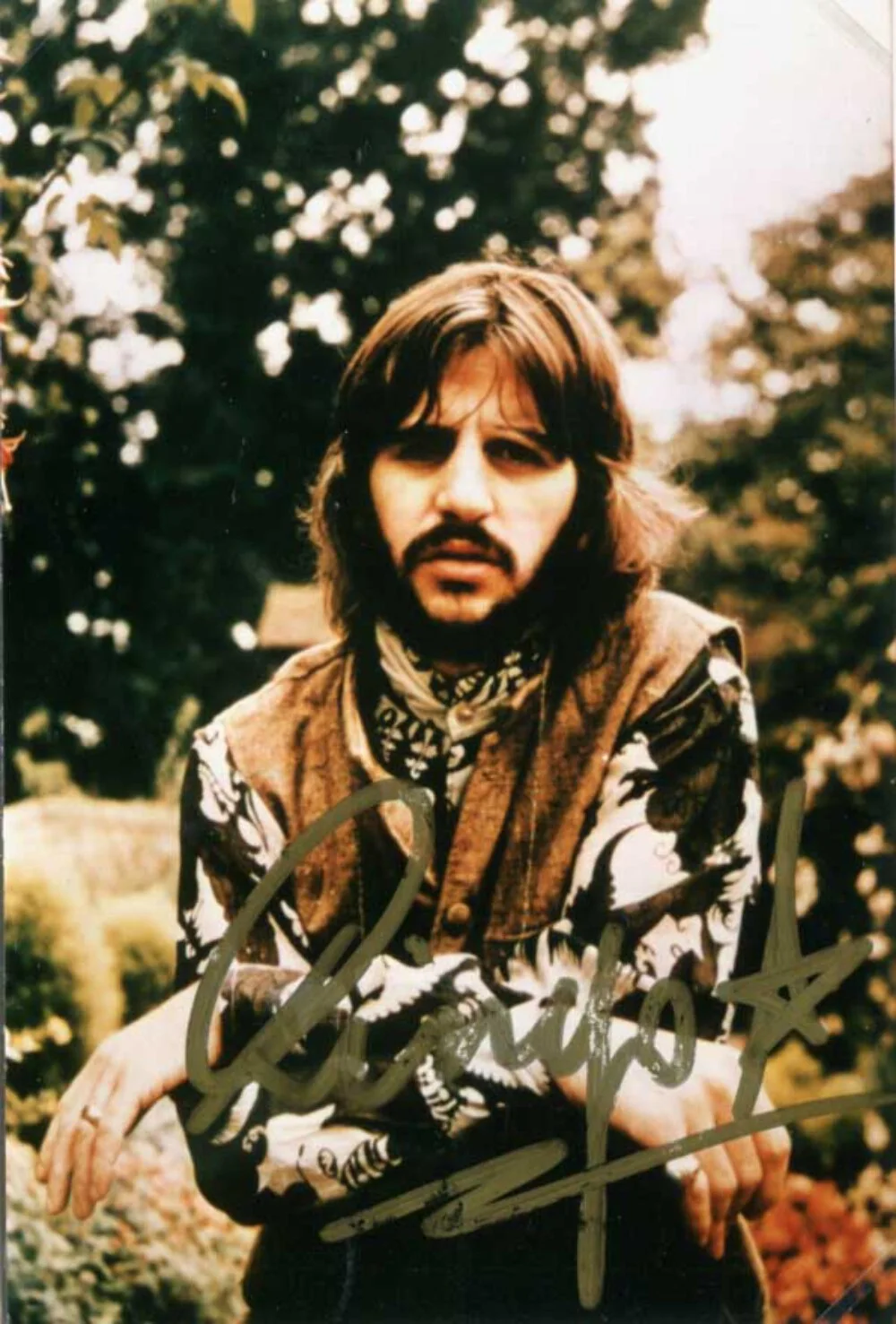 BEATLES DRUMMER Ringo Starr autograph, signed photo & mounted, image 2