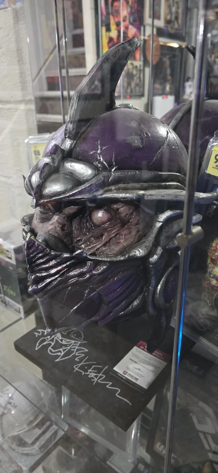 Kevin Eastman — 1 Out Of 1 TMNT Shredder Hollywood Mask Autographed By Kevin Eastman Certificate, изображение 3