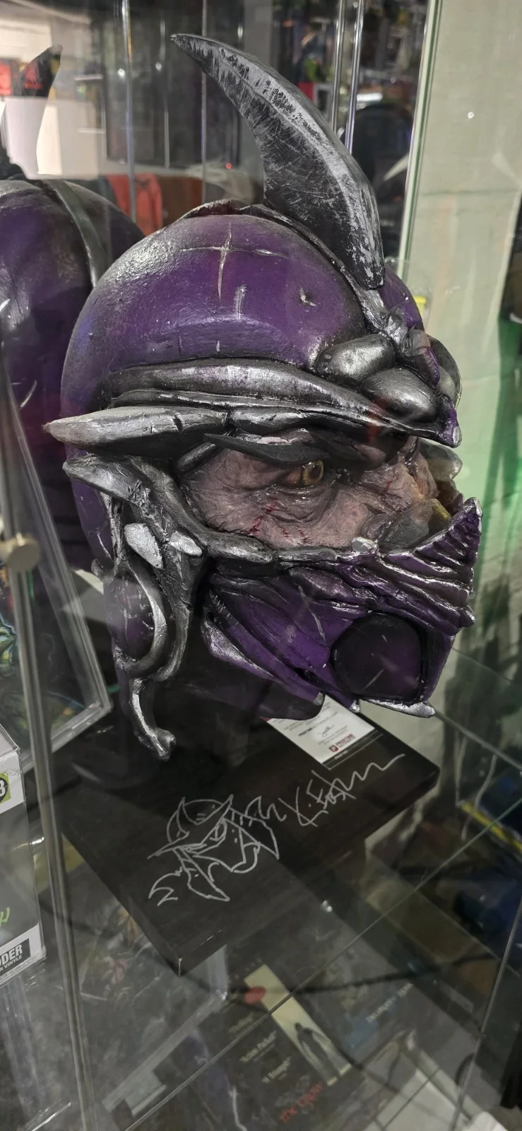 Kevin Eastman — 1 Out Of 1 TMNT Shredder Hollywood Mask Autographed By Kevin Eastman Certificate, изображение 4