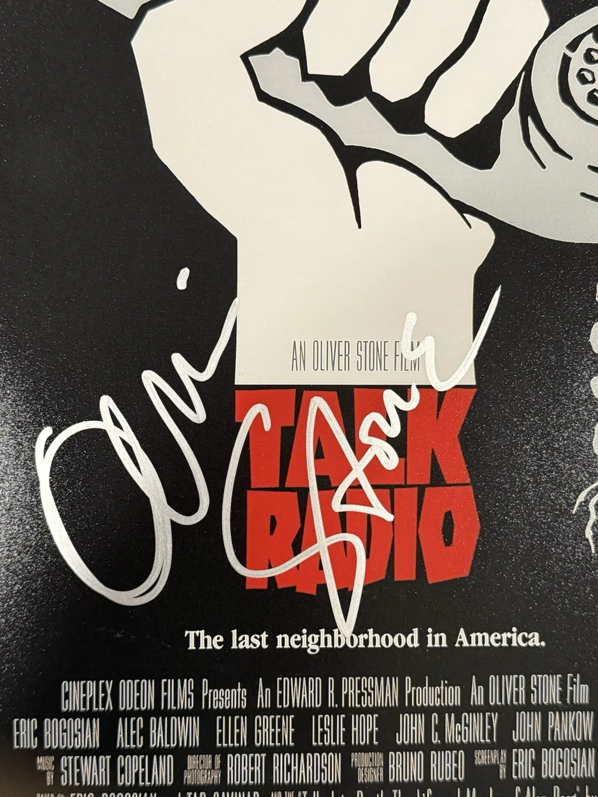 Oliver Stone — OLIVER STONE SIGNED AUTOGRAPH TALK RADIO 11X17 PHOTO BECKETT BQ95651, изображение 2