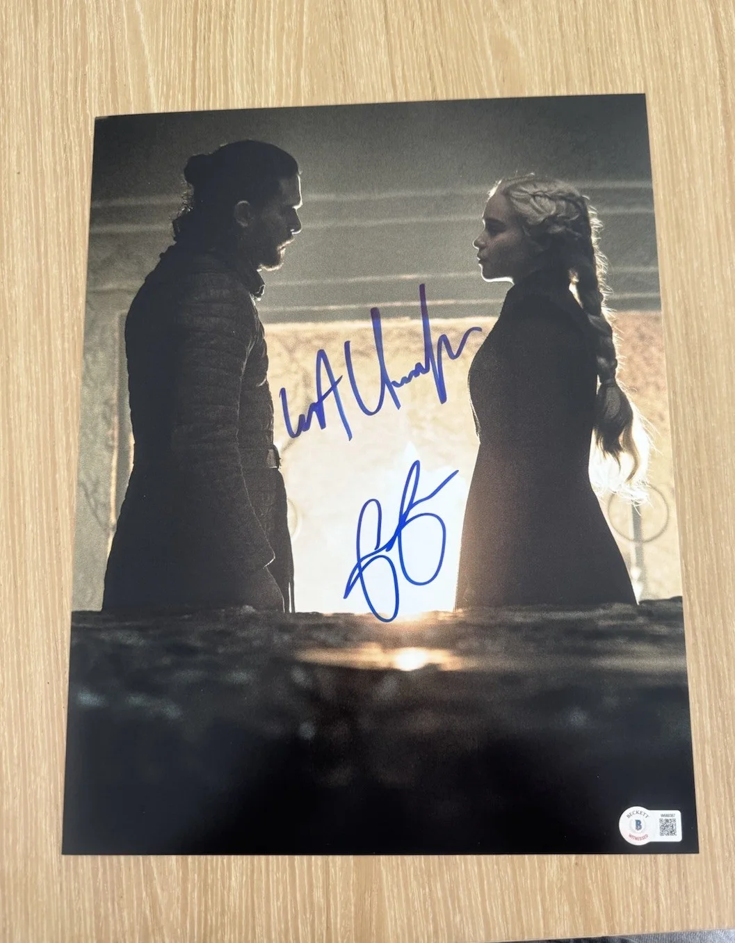 Kit Harington Emilia Clarke — KIT HARINGTON EMILIA CLARKE SIGNED GAME OF THRONES 11x14 PHOTO BECKETT BAS