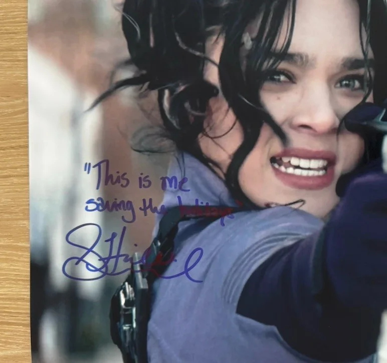Hailee Steinfeld — HAILEE STEINFELD SIGNED HAWKEYE 11X14 PHOTO W/ INSCRIPTION BECKETT BAS 3, image 3
