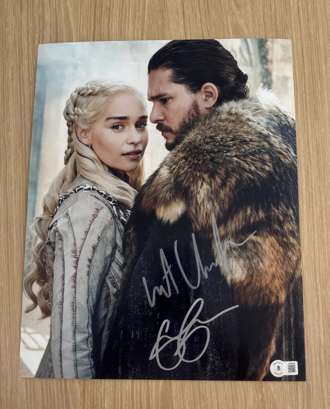 Kit Harington Emilia Clarke — KIT HARINGTON EMILIA CLARKE SIGNED GAME OF THRONES 11x14 PHOTO BECKETT BAS