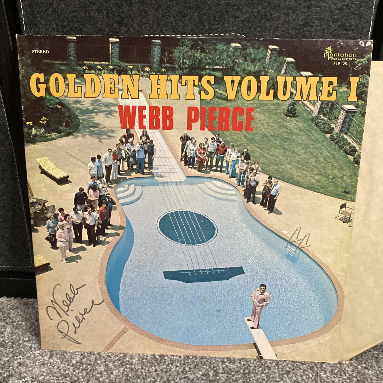 Country Music Legend Webb Pierce Signed - Golden Hits Volume 1 Plantation PLP 25, изображение 2
