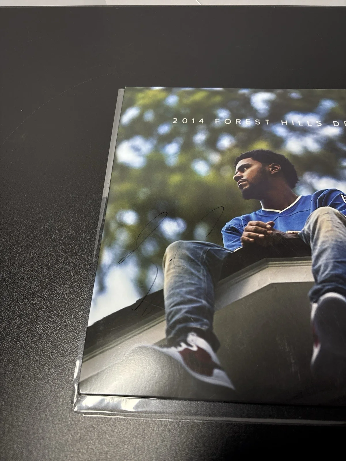 J. Cole Autographed 2014 Forest Hills Drive Vinyl Album Signed Music JSA COA, изображение 2