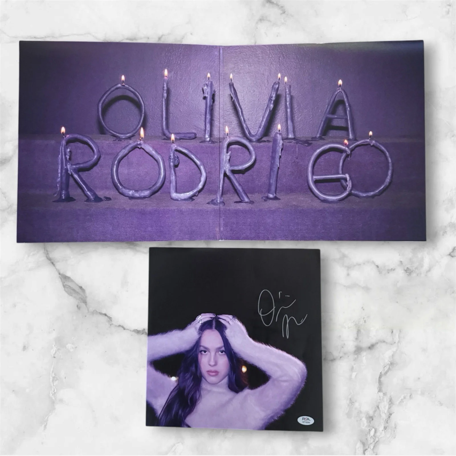 Olivia Rodrigo Signed Autographed Guts Black Vinyl Lp Insert PSA/DNA, image 2